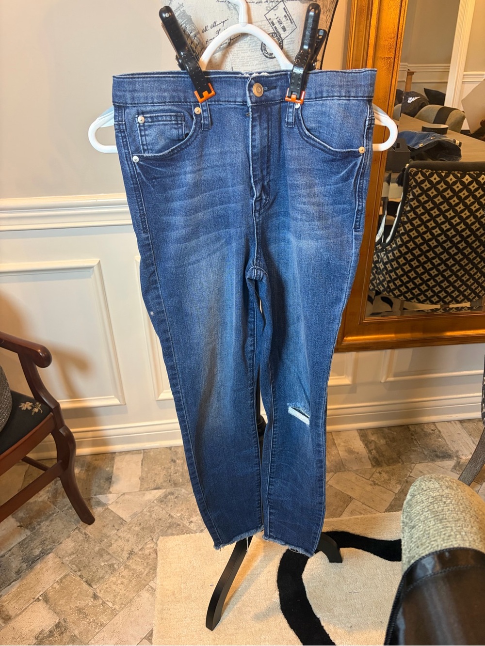 Women's Mid Blue Straight Leg Jeans — Casual High-Rise Fit - Picture 3 of 5